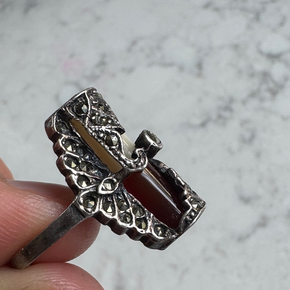 Elegant Carnelian and Moonstone Marcasite 925 sterling silver ring